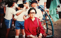 彭于晏发旧照缅怀外婆：我会拍很多戏给您看