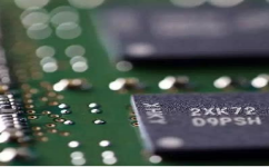 存芯片价格暴跌30％ 买电脑内存的建议再等等